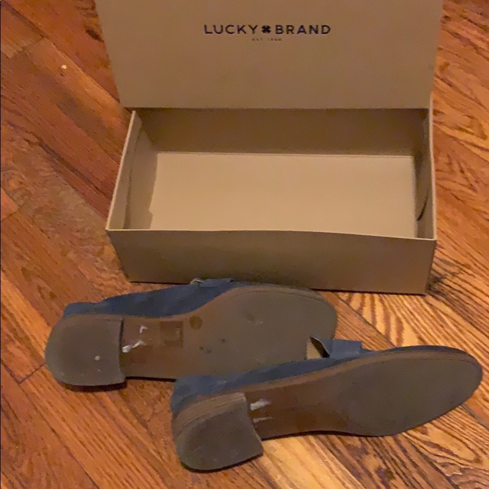 Used. Worn twice. Beautiful Swede Lucky Brand.